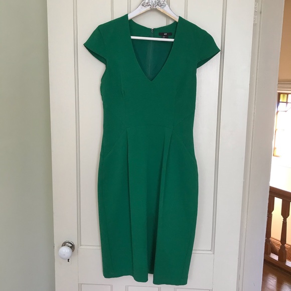 H&M Dresses & Skirts - SALE!! 5/$25 H&M Green V Neck Sheath Dress